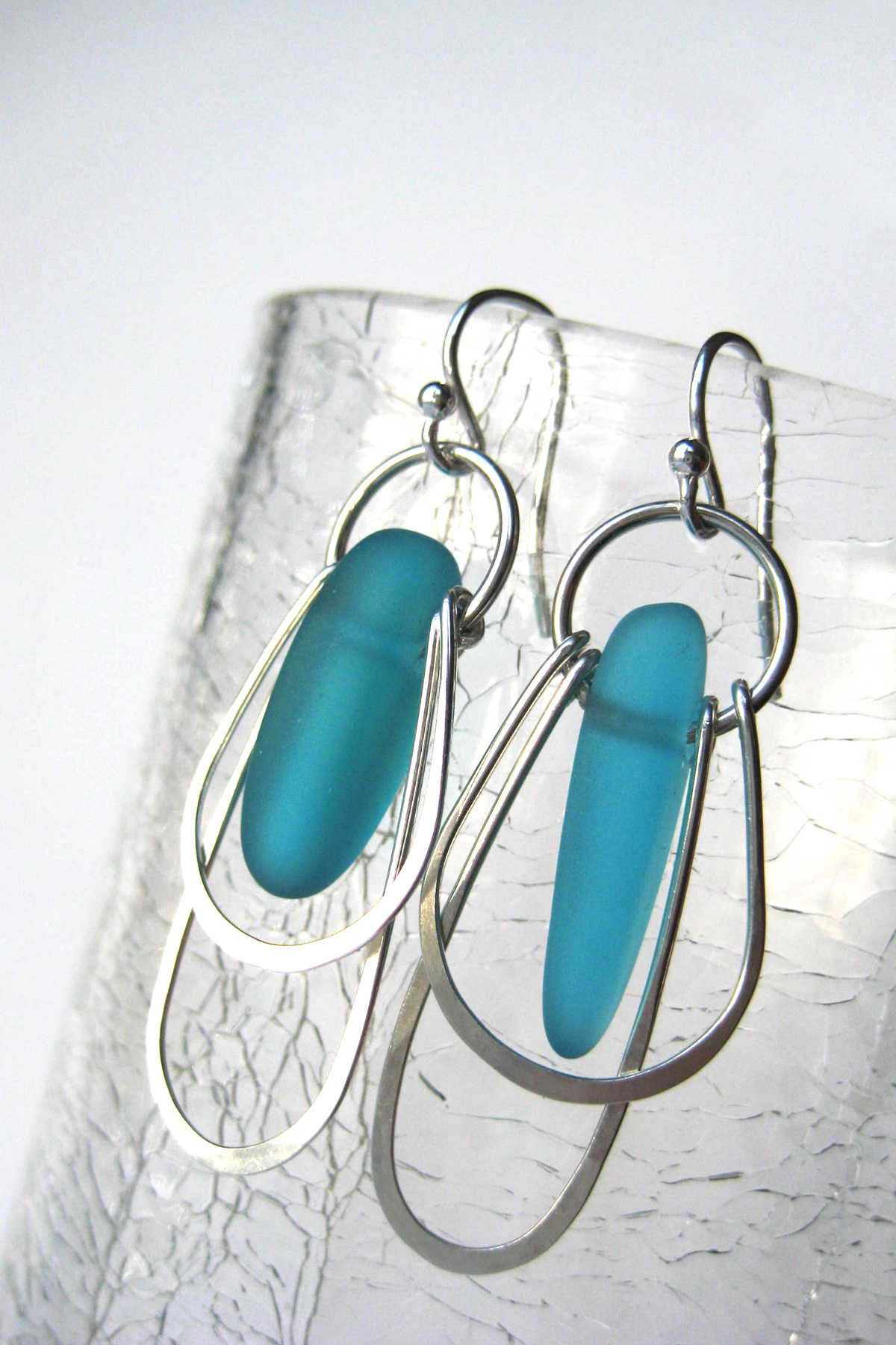 double loop.turquoise glass